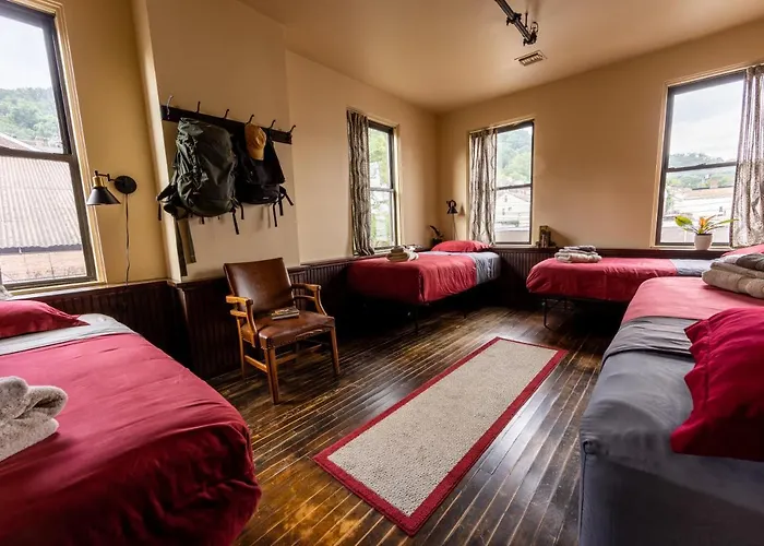 Traveler's Rest Hotel